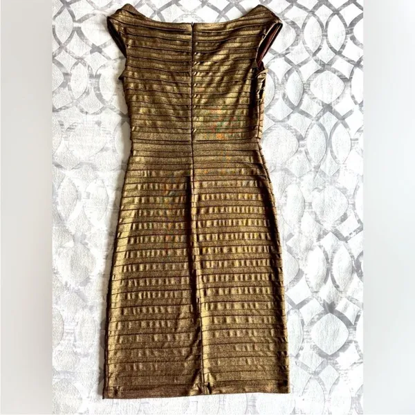 TADASHI SHOJI Metallic Bronze Gold Pleated Formal Cocktail Dress‎ Small - Image 7