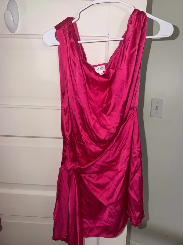 Le Lis Pink one shoulder satin dress - Image 3