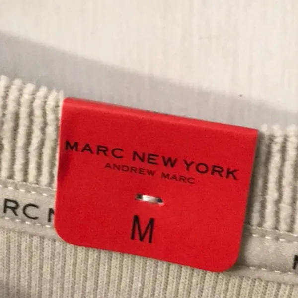 Marc New York Andrew Marc Crewneck Beige Sweater M Academia Cabincore Preppy NEW - Image 8