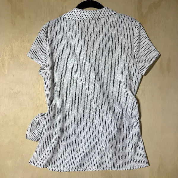 Adrianna Papell Women's Medium White Black Polka Dot Wrap Tie Waist Blouse - Image 5