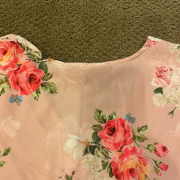 Hemant & Nandita Women’s Pink & White Floral Short-sleeve Shirt - Image 6
