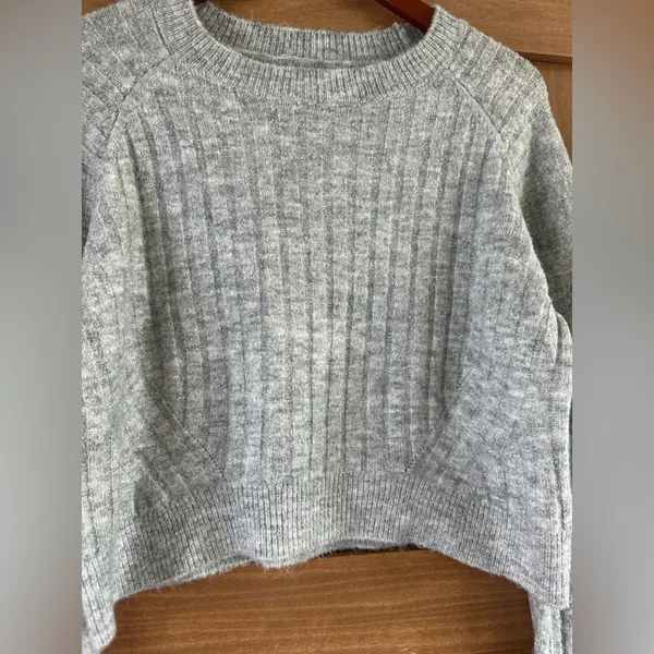 Cotton On Grey Knit Crewneck Pullover Long Sleeve Sweater Women’s size Small​​ - Image 4