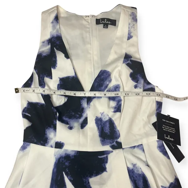 NWT Lulus White‎ Blue Floral Fit & Flare Deep V Mini Dress Resortwear Size Small - Image 9