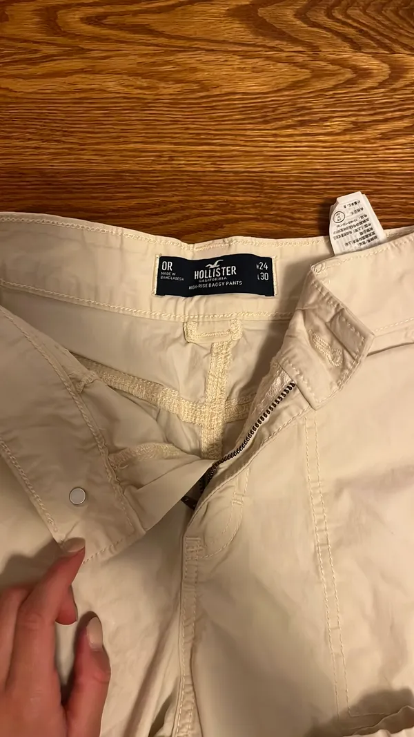 Hollister Cargo Pants - Image 4