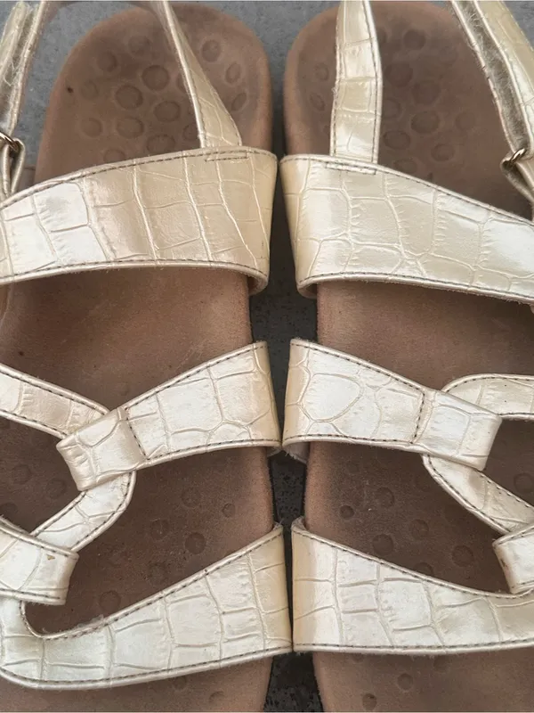 Vionic Paros Metallic Cream Strappy Orthotic Sandals Cream Patent Leather 7M - Image 3