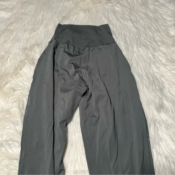 Offline‎ by Aerie Women's Size Small High Waisted Jogger Pants Light Olive Green - Image 8
