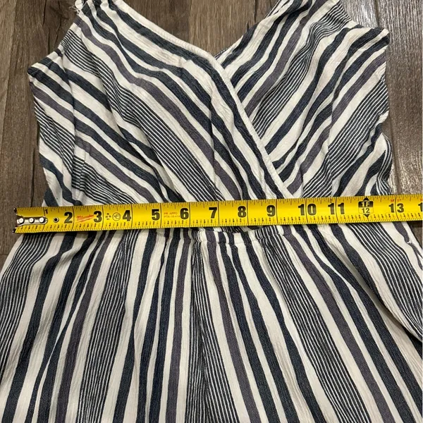Women’s American Eagle 🦅 Outfitters Nautical Striped Open Back Romper Sz Medium - Image 7