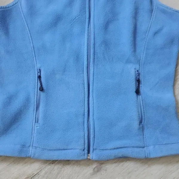 Vineyard Vines Light Blue Fleece Vest - Image 9