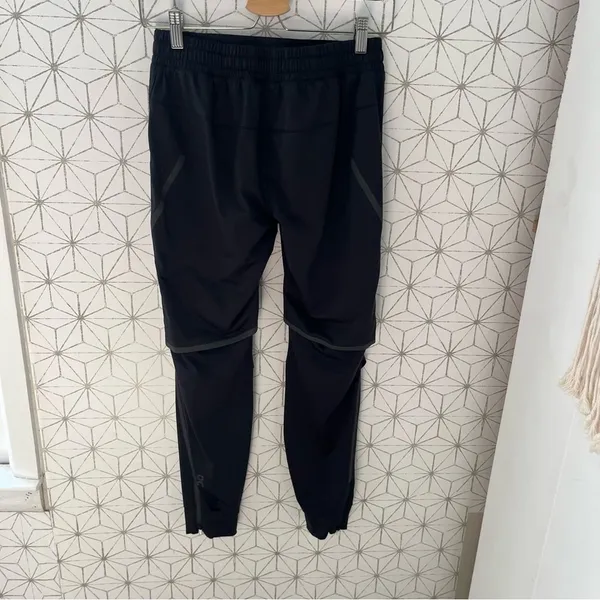 On Running Paneled Black Windbreaker Jogger Pant Size XS - Image 8