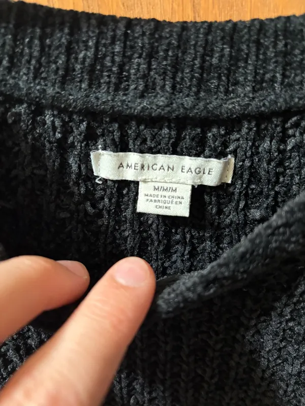 American Eagle Chenille V-Neck Crop Pullover Sweater - Image 4