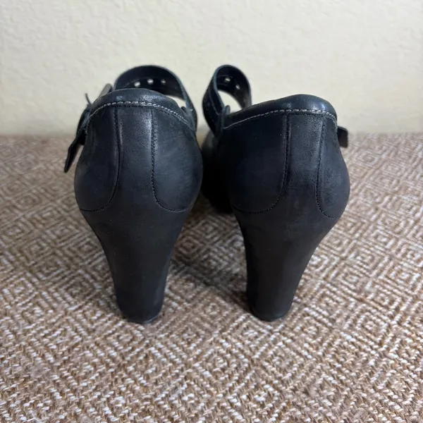 Ecco Matte Black Leather Heals Mary Janes Womens Sz 40 US 9-9.5 Grunge Goth - Image 4