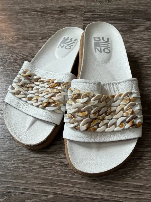 Bueno Footwear Emilia White Chain Slide - Image 7