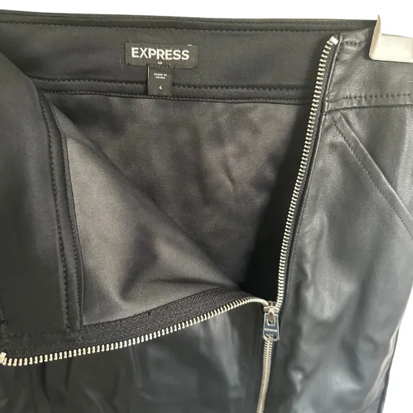 Express Faux Leather Off Center Zip Black Mini Skirt (Size 4) - Image 7