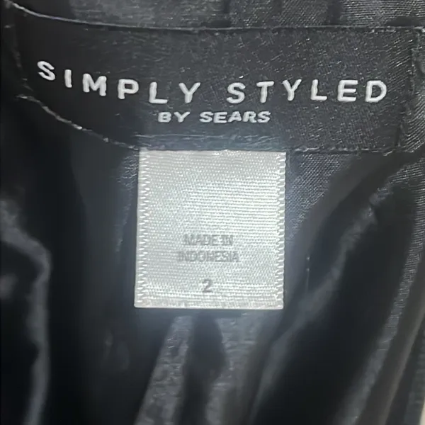 Simply styled black open blazer Size 2 - Image 5
