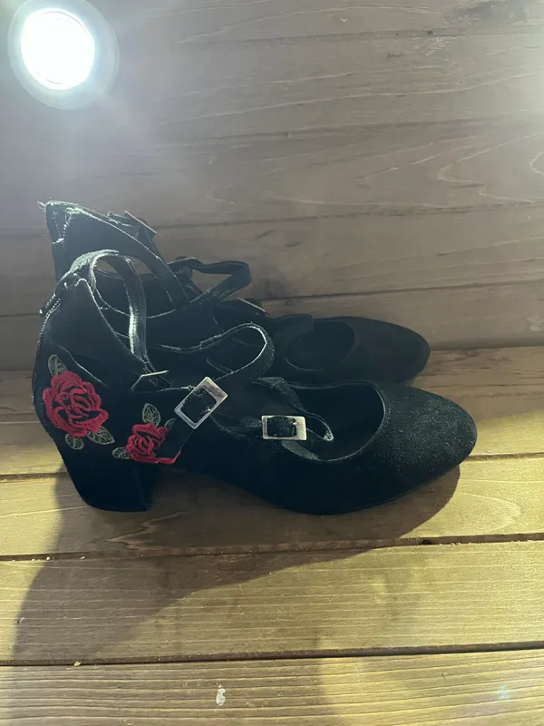 Steve Madden Black Flower Embroidered Mary Jane Shoes Buckles Chunky Heel Pumps size 7.5 - Image 3