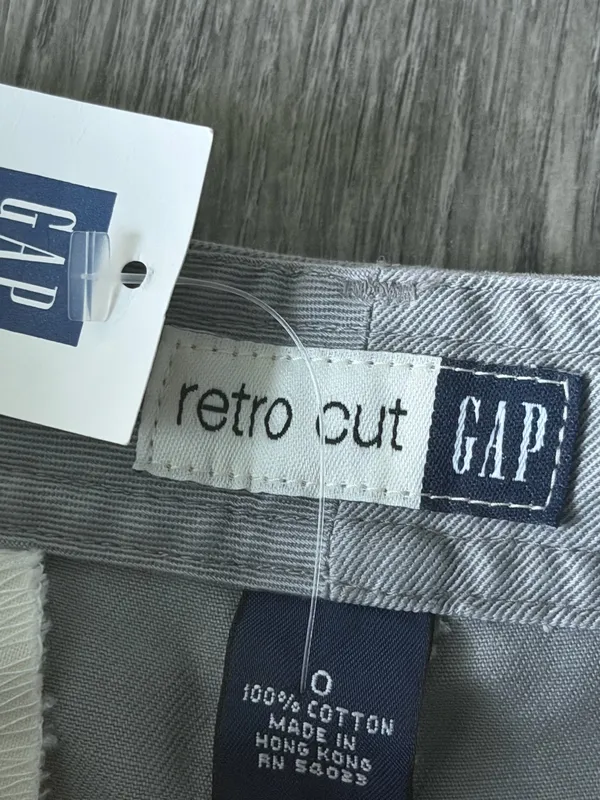 Gap Women’s Grey Chino Shorts - Image 3