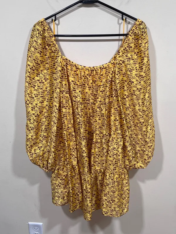 Alice + Olivia Rowen Tiered Floral Print Satin Mini Dress in Rome Floral Tuscany - Image 5