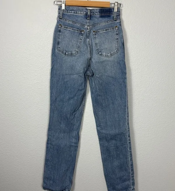 Abercrombie Curve love ultra high rise straight 90’s - Image 5