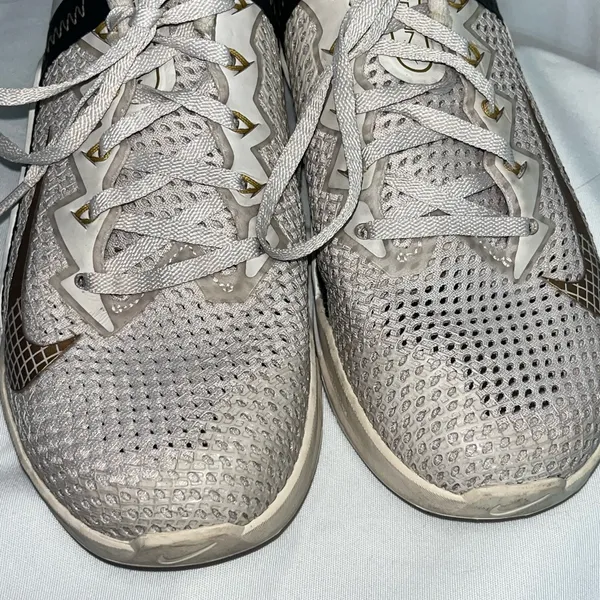 Nike metcon weightlifting/crossfit shoe size 7 - Image 2