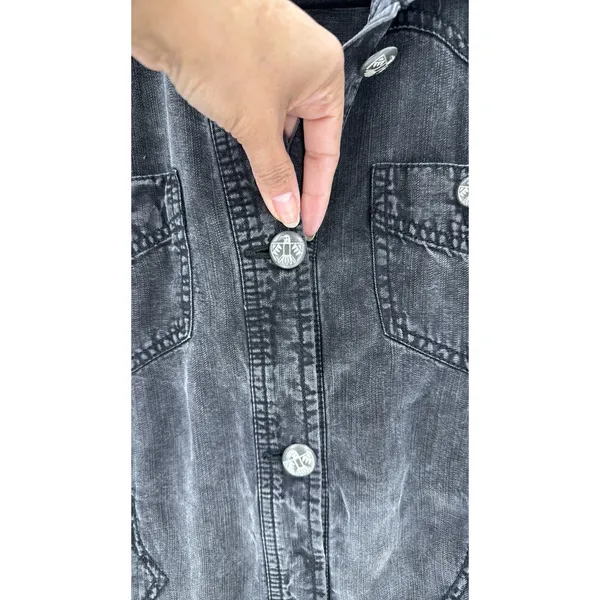 Ariat black gray lightweight shacket with Aztec native indigenous accent buttons - Image 5