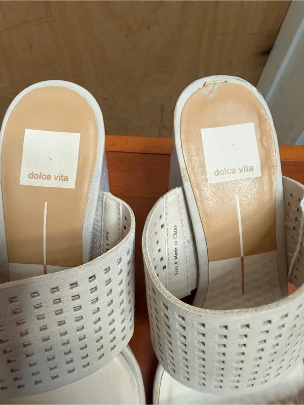 Dolce Vita Women’s Perforated Block Heel Mule Sandals. Size: US 8 - Image 3