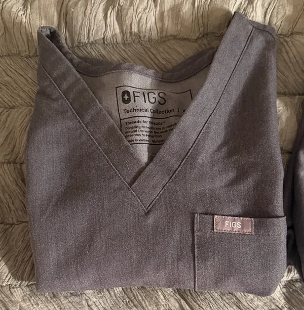 FIGS Graphite Scrub Set - Image 3