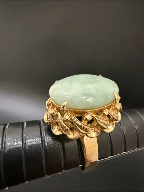 Vintage Gold-plated Jade Jadeite Stone Cabochon Cocktail Ring Size 6 - Image 7