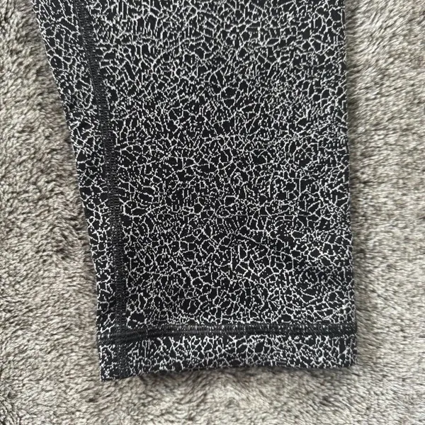 Lululemon Wunder Under Hi-Rise 1/2 Tight Sz 8 - Image 4