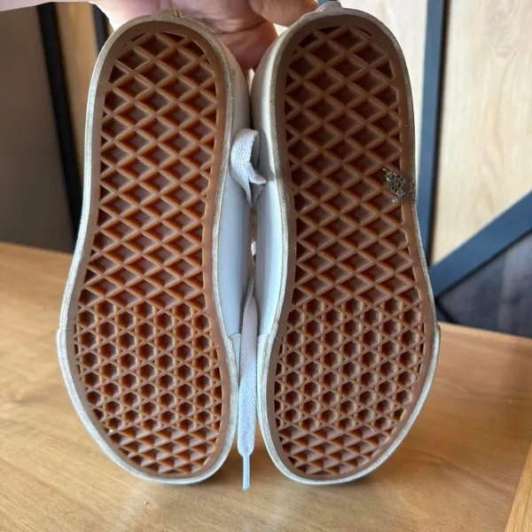 Vans - Image 6