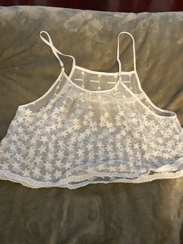 White lace tank top Size 6 - Image 2