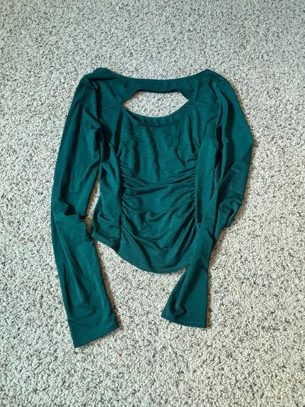 amazon workout long sleeve  - Image 2