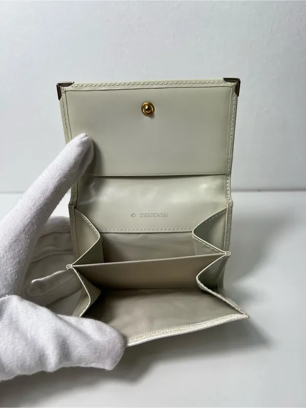 Swarovski Crystal Embellished Lizard Embossed Bifold Leather Wallet - Image 5