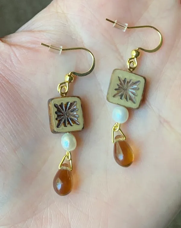 Handmade quality Czech glass beads & natural freshwater pearl chic fairy boho vintage retro style dangle earrings🌿✨ - Image 5
