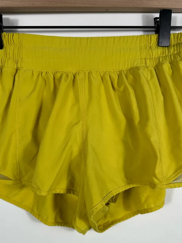 Lululemon Hotty Hot Short II 2.5” Women’s‎ Size 6 Yellow Running Athletic Shorts - Image 6