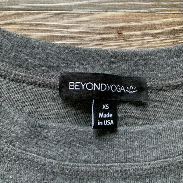 Beyond Yoga Gray Long Sleeve Top XS - Image 2