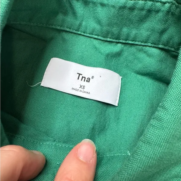 Tna Aritzia Green Button-Up Shirt Long Sleeve Casual Top‎ Size XS - Image 4