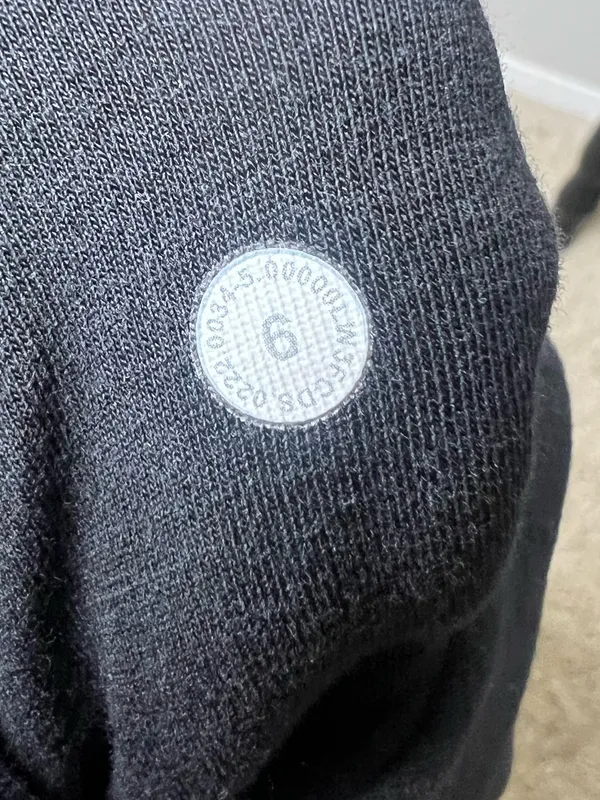Lululemon Loungeful Hoodie 6‎ black - Image 10