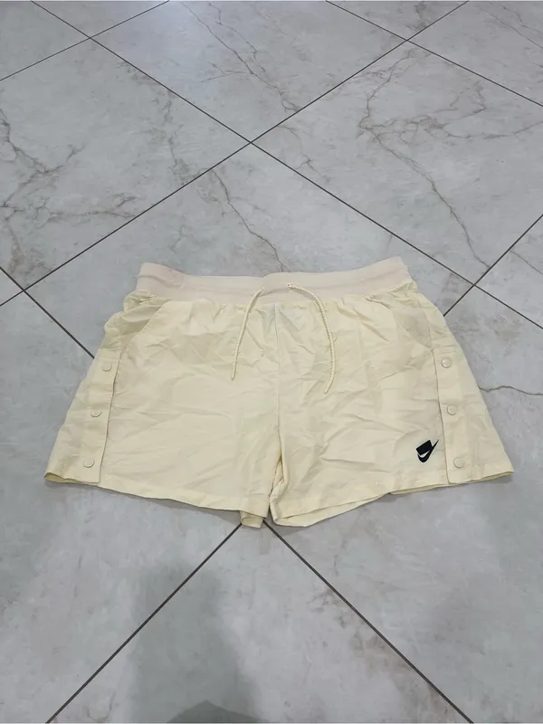 Nike Pale Yellow Sportswear Side Button Shorts Size XXL - Image 2