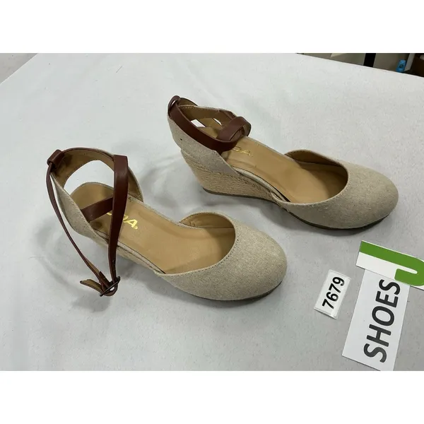 Womans Soda Espadrille Wedge Ankle Sandals 6.5 Beige Buckle Strap Close - Image 2