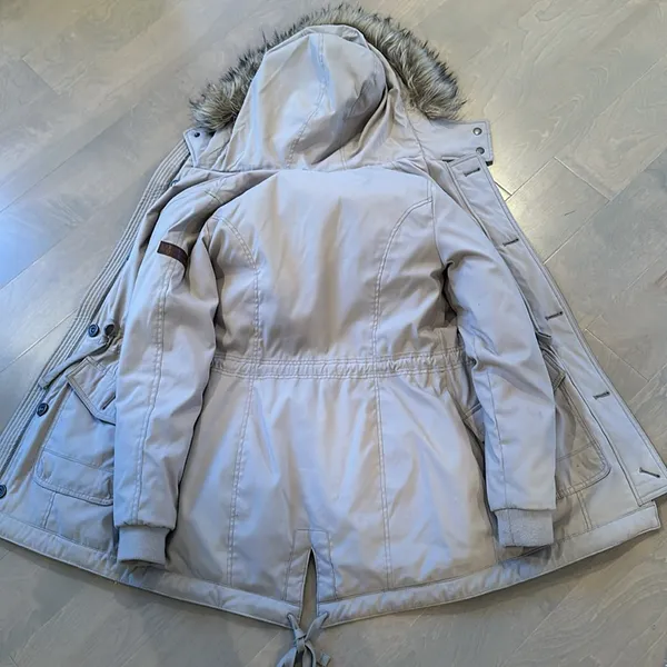 Hollister discontinued parka size small new - Image 4