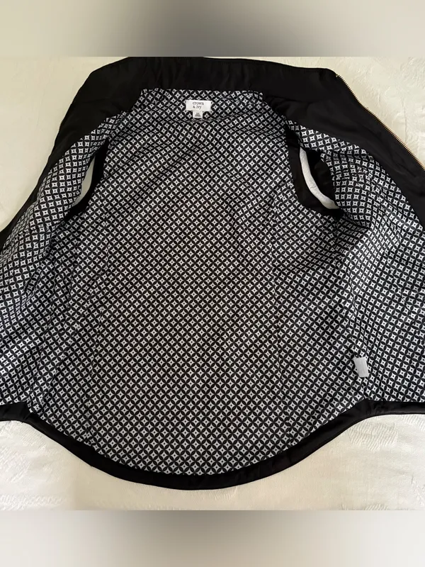 Crown & Ivy Quilted Black Sleeveless Vest Jacket - Classic Lightweight Outerwear - Image 4