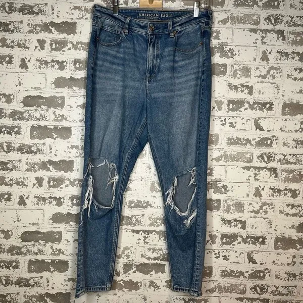 American Eagle | women mom jean short distressed denim - Image 10