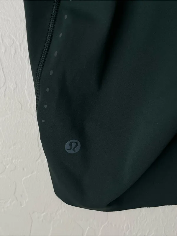 Lululemon Fast and Free High-Rise Shorts reflective Rainforest Green 4 - Image 8