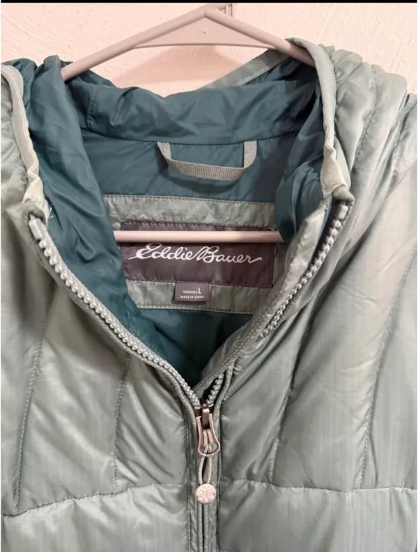 Eddie Bauer puffer jacket - Image 3