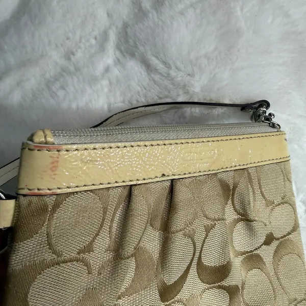 COACH Cream Signature Canvas Wristlet - Image 3