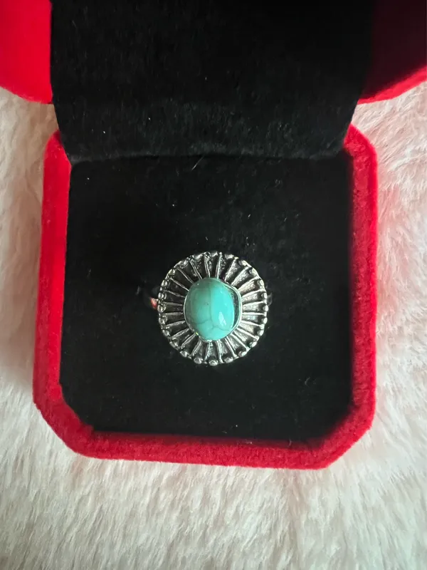 Gorgeous Silver Simulated Turquoise Ring Size 7 - Image 2
