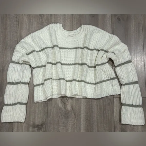moon & madison Cream and Olive Striped Cropped Oversized Sweater Size L - Image 2