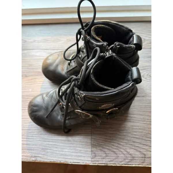 Harley Davidson Womens Black Leather Moto Combat Boots Side Zip Buckle Lug Sole - Image 2