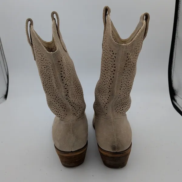 BCBGeneration‎ Bastille Taupe Suede Perforated Western Boots Womens 7.5B 37.5 - Image 5