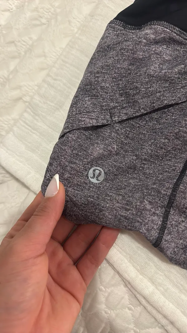 Speed Up Lululemon Size 4 2.5" Grey - Image 3